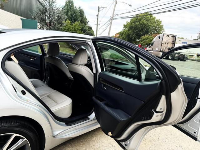 2016 Lexus ES 300h ES 300h Sedan 4D