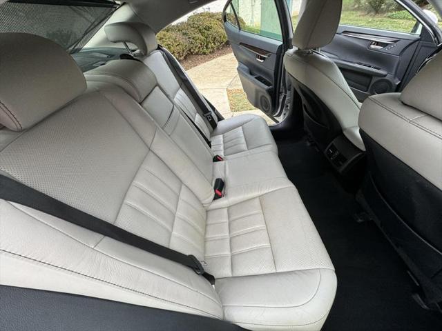 2016 Lexus ES 300h ES 300h Sedan 4D