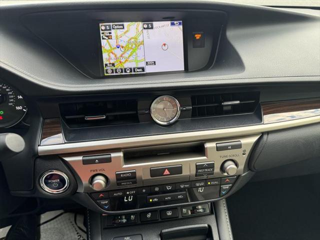 2016 Lexus ES 300h ES 300h Sedan 4D