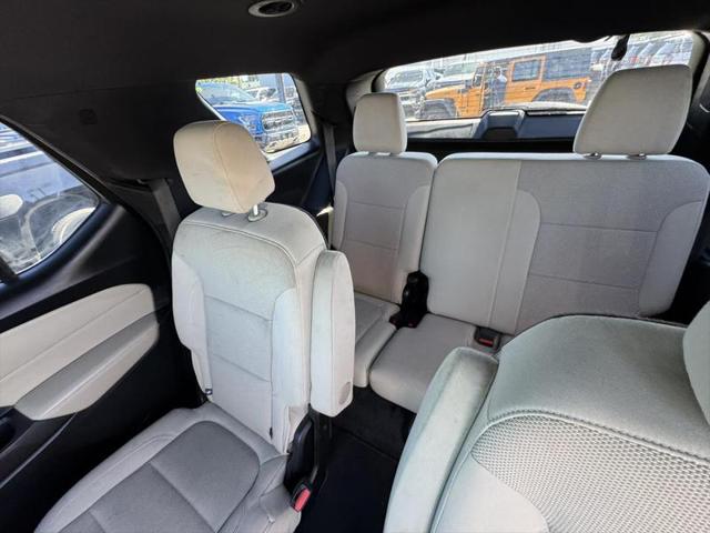 2022 Chevrolet Traverse AWD LT Cloth