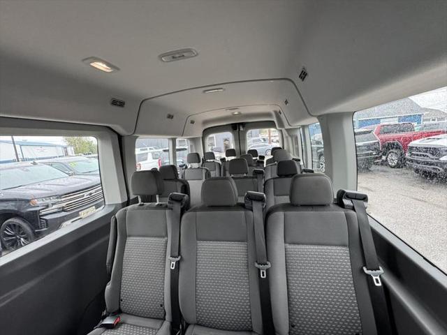 2022 Ford Transit Passenger Wagon XLT