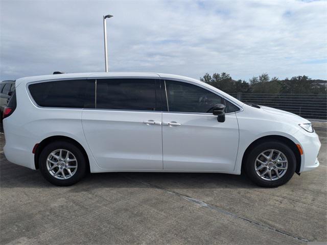 2025 Chrysler Pacifica PACIFICA SELECT