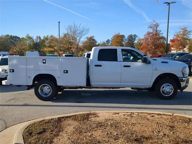 2024 RAM Ram 3500 Chassis Cab RAM 3500 TRADESMAN CREW CAB CHASSIS 4X4 60 CA