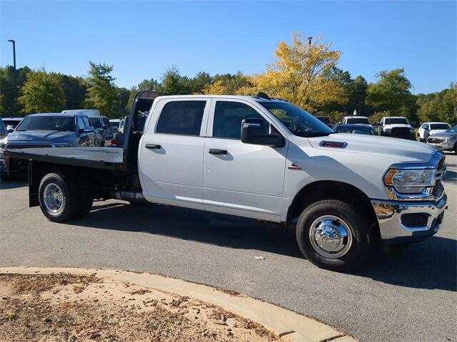 2024 RAM Ram 3500 Chassis Cab RAM 3500 TRADESMAN CREW CAB CHASSIS 4X4 60 CA