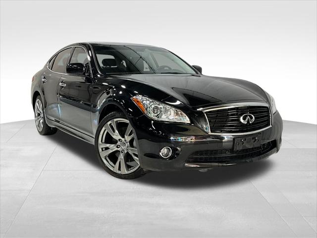 2013 Infiniti M56x