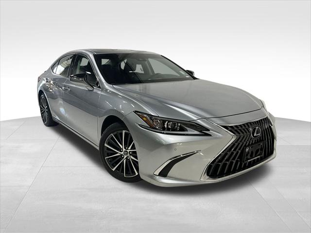 2022 Lexus ES 300h