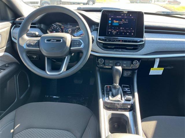 2025 Jeep Compass COMPASS SPORT 4X4