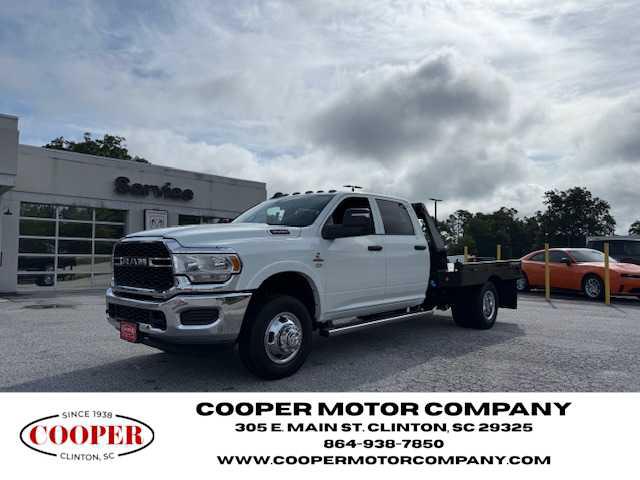 2024 RAM Ram 3500 Chassis Cab RAM 3500 TRADESMAN CREW CAB CHASSIS 4X4 60 CA