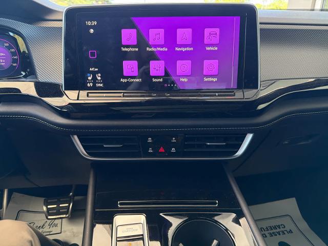 2024 Volkswagen Atlas Cross Sport 2.0T SEL Premium R-Line