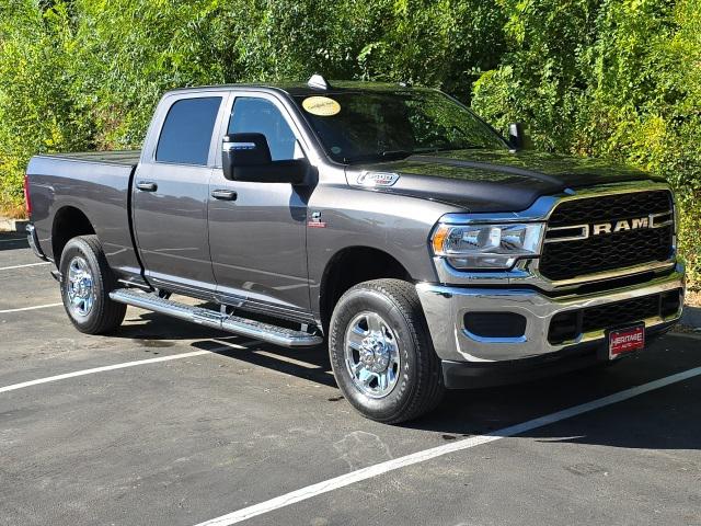 2023 RAM 3500 Tradesman Crew Cab 4x4 64 Box