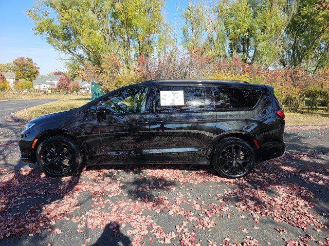 2023 Chrysler Pacifica Limited AWD