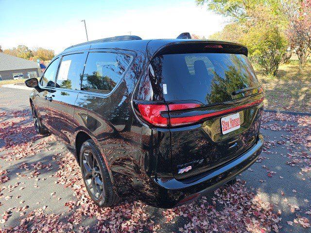 2023 Chrysler Pacifica Limited AWD