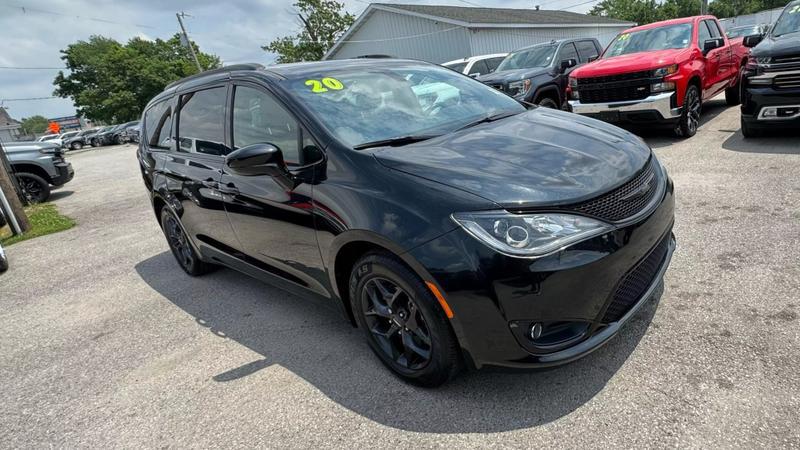 2020 Chrysler Pacifica Touring L