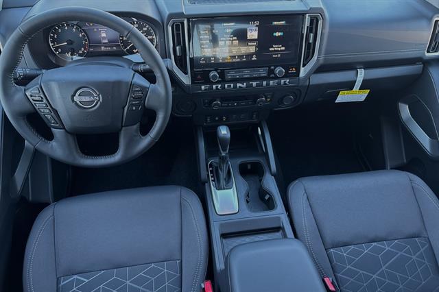 2025 Nissan Frontier Crew Cab SV 4x2