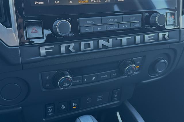 2025 Nissan Frontier Crew Cab SV 4x2