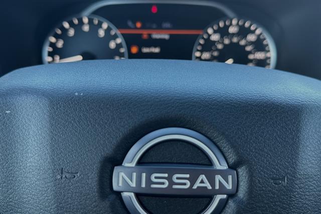 2025 Nissan Frontier Crew Cab SV 4x2