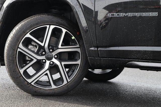 2025 Jeep Compass COMPASS LIMITED 4X4