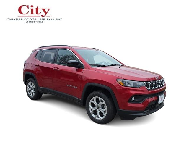 2025 Jeep Compass COMPASS LATITUDE 4X4