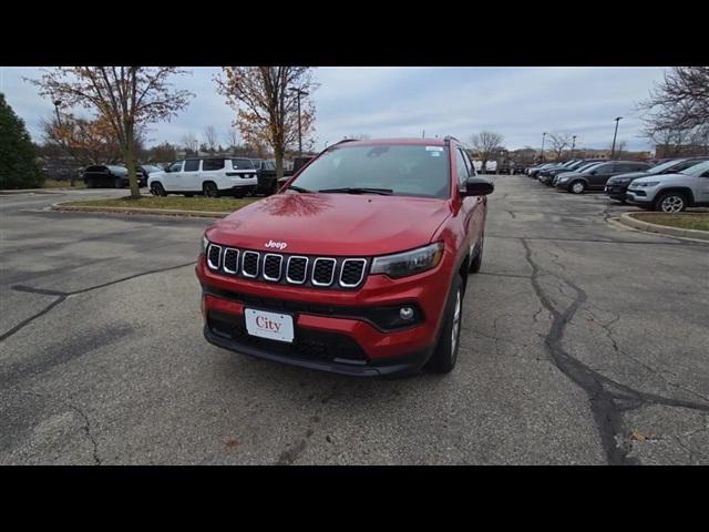 2025 Jeep Compass COMPASS LATITUDE 4X4