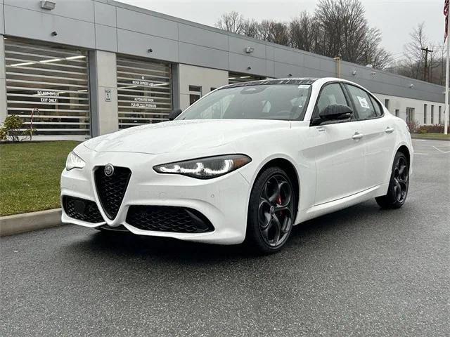 2025 Alfa Romeo Giulia GIULIA TRIBUTO ITALIANO AWD 2025 Alfa Romeo Giulia GIULIA TRIBUTO ITALIANO AWD
