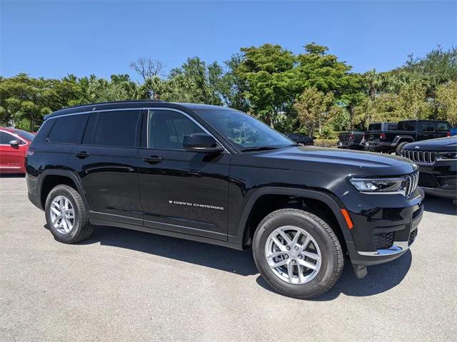 2025 Jeep Grand Cherokee GRAND CHEROKEE L LAREDO 4X4