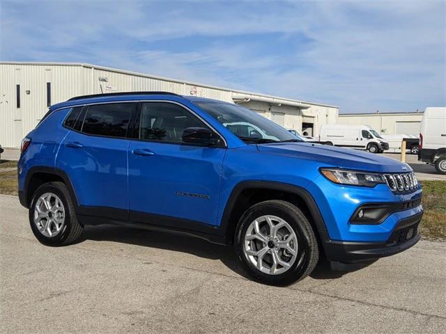 2025 Jeep Compass COMPASS LATITUDE 4X4