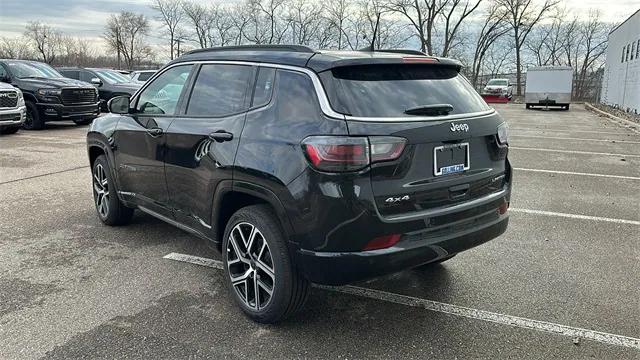 2025 Jeep Compass COMPASS LIMITED 4X4