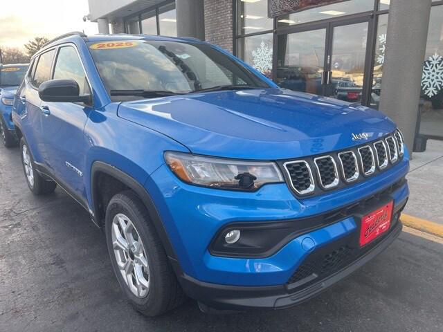 2025 Jeep Compass COMPASS LATITUDE 4X4