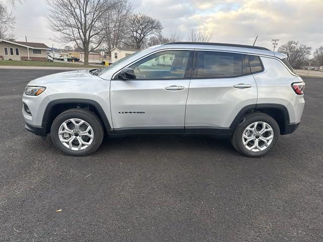 2025 Jeep Compass COMPASS LATITUDE 4X4