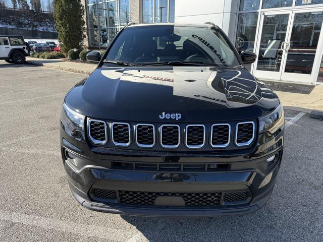 2025 Jeep Compass COMPASS LATITUDE 4X4