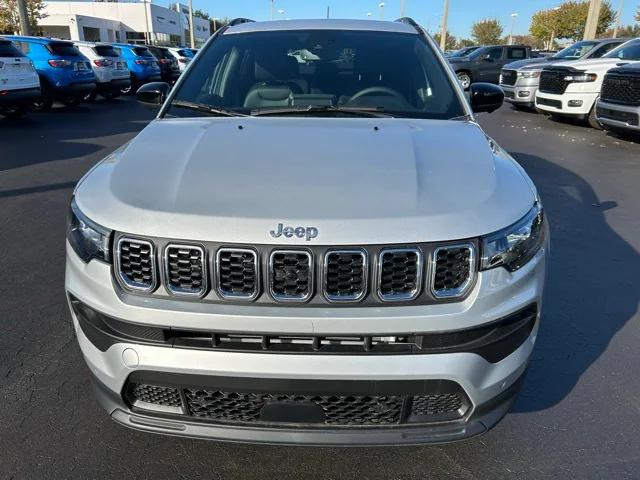 2025 Jeep Compass COMPASS LATITUDE 4X4