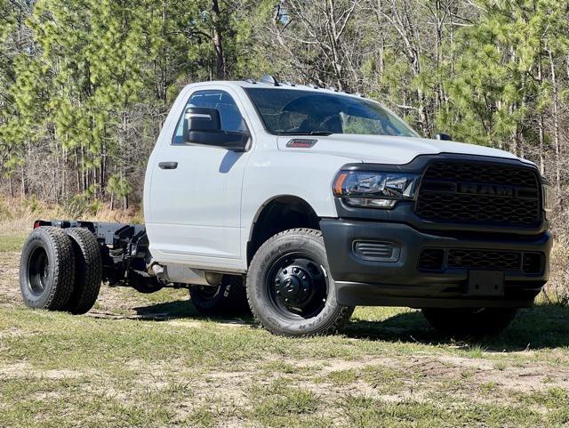 2024 RAM Ram 3500 Chassis Cab RAM 3500 TRADESMAN CHASSIS REGULAR CAB 4X4 60 CA