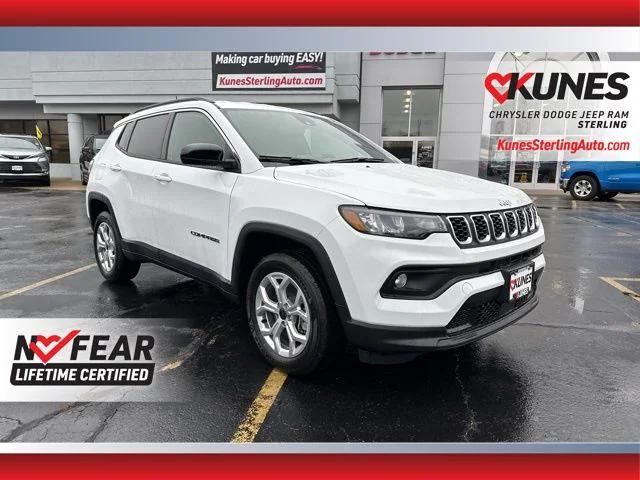 2025 Jeep Compass COMPASS LATITUDE 4X4