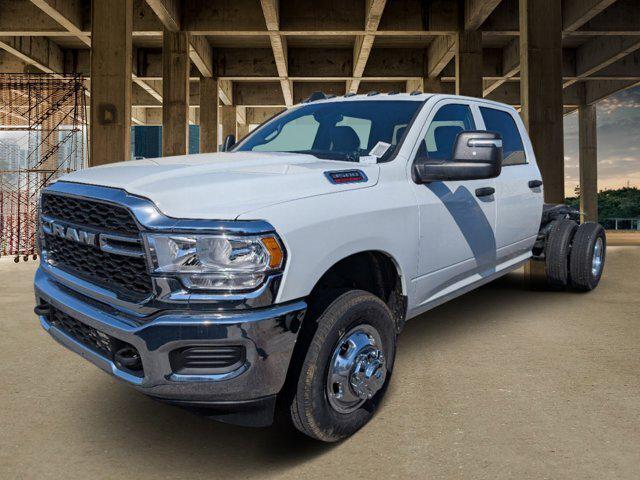 2024 RAM Ram 3500 Chassis Cab RAM 3500 TRADESMAN CREW CAB CHASSIS 4X4 60 CA