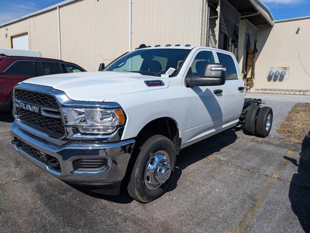 2024 RAM Ram 3500 Chassis Cab RAM 3500 TRADESMAN CREW CAB CHASSIS 4X4 60 CA