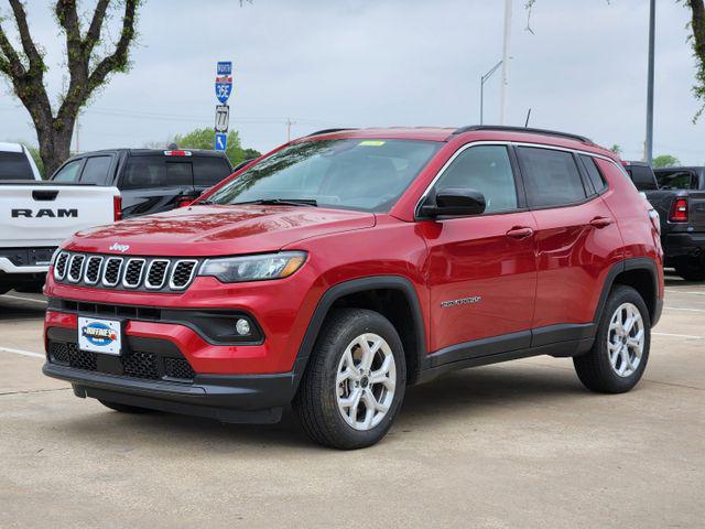 2025 Jeep Compass COMPASS LATITUDE 4X4