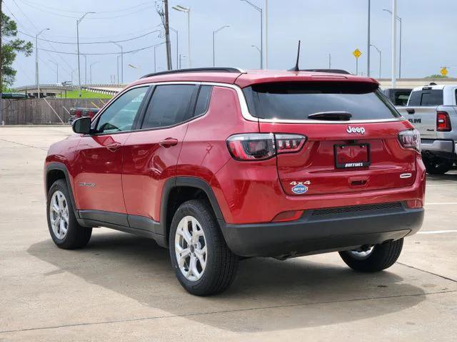 2025 Jeep Compass COMPASS LATITUDE 4X4