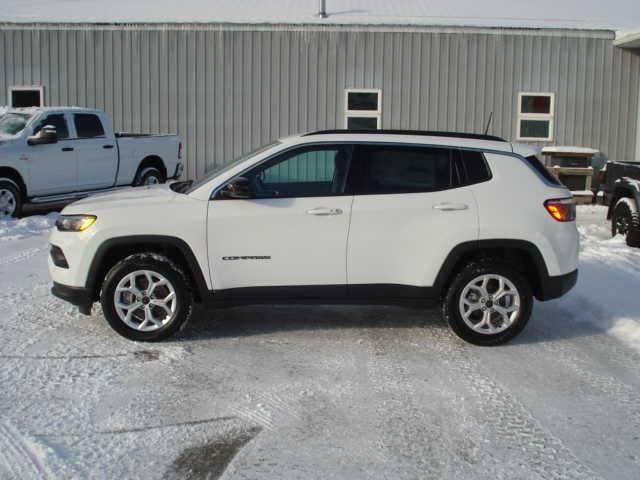 2025 Jeep Compass COMPASS LATITUDE 4X4