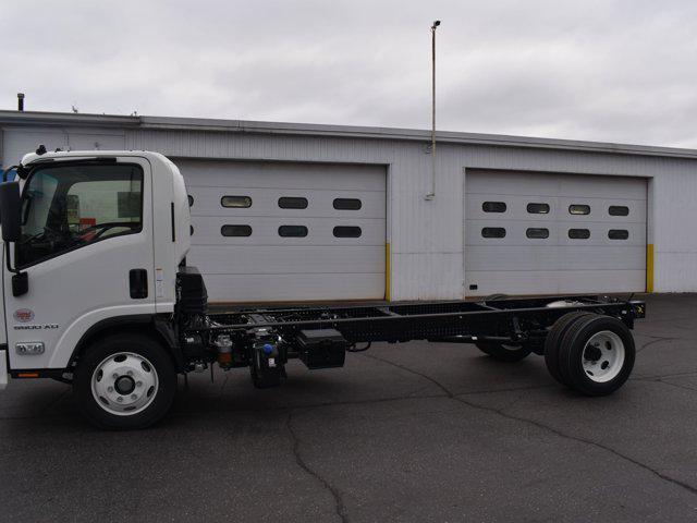 2025 Chevrolet 5500XD LCF Base
