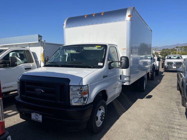 2025 Ford E-450 Cutaway E-450 SUPER DUTY