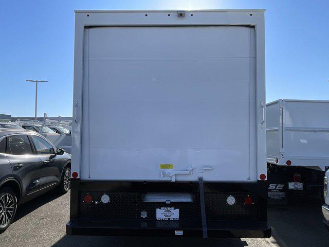 2025 Ford E-450 Cutaway E-450 SUPER DUTY