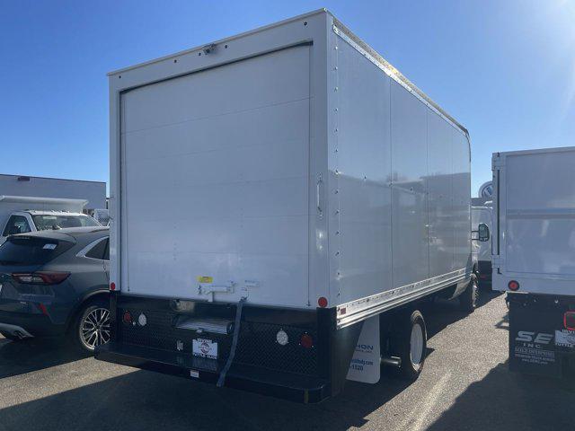 2025 Ford E-450 Cutaway E-450 SUPER DUTY