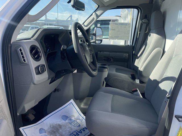 2025 Ford E-450 Cutaway E-450 SUPER DUTY