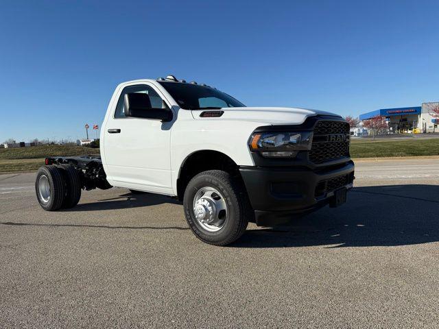 2024 RAM Ram 3500 Chassis Cab RAM 3500 TRADESMAN CHASSIS REGULAR CAB 4X2 60 CA