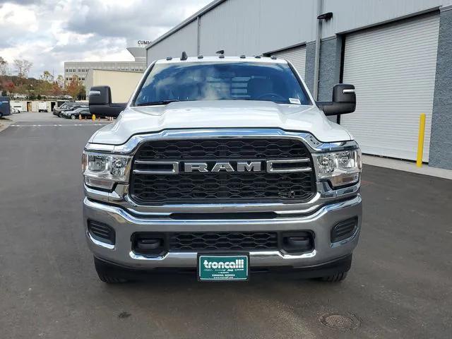 2024 RAM Ram 3500 Chassis Cab RAM 3500 TRADESMAN CREW CAB CHASSIS 4X4 60 CA