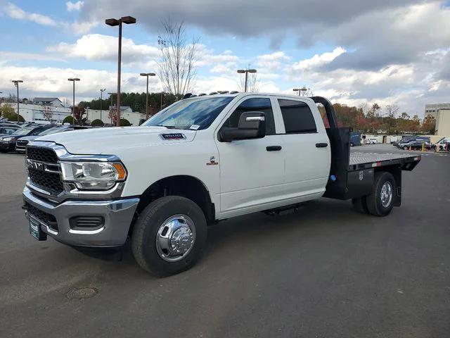 2024 RAM Ram 3500 Chassis Cab RAM 3500 TRADESMAN CREW CAB CHASSIS 4X4 60 CA