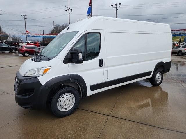 2023 RAM ProMaster 2500 Cargo Van Low Roof 136 WB 4