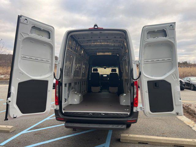 2025 Mercedes-Benz Sprinter 3500 Cargo 170 WB
