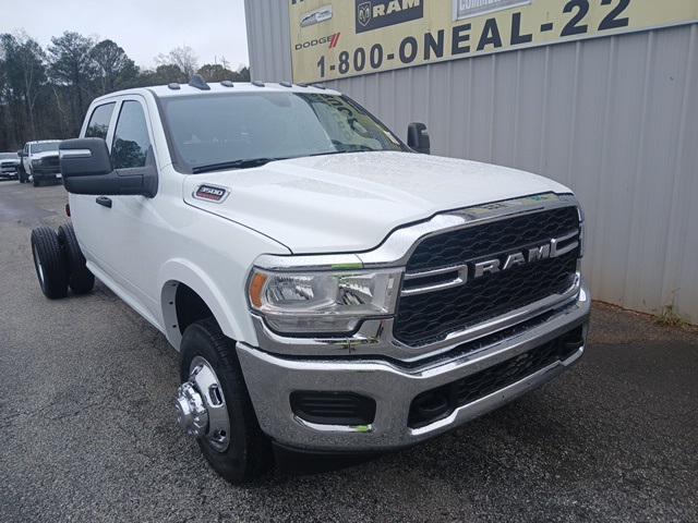 2024 RAM Ram 3500 Chassis Cab RAM 3500 TRADESMAN CREW CAB CHASSIS 4X4 60 CA