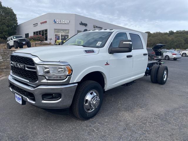 2024 RAM Ram 3500 Chassis Cab RAM 3500 TRADESMAN CREW CAB CHASSIS 4X4 60 CA